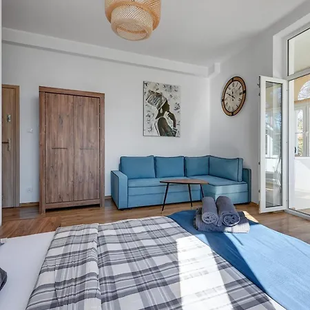 Blue Mandarin Iii Haffnera Apartment *