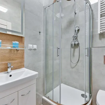 Blue Mandarin Iii Haffnera Apartment